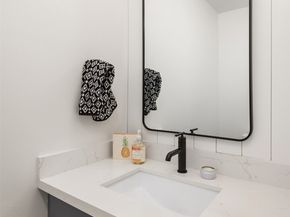 6041 42nd Avenue SW, Seattle WA 98136