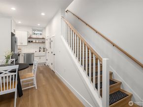 6041 42nd Avenue SW, Seattle WA 98136