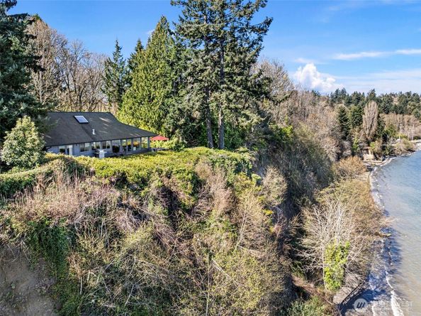 8032 SW 222nd Place, Vashon WA 98070