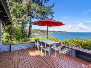 8032 SW 222nd Place, Vashon WA 98070