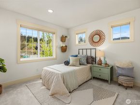 1447 26th Avenue NE, Issaquah WA 98029