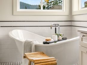 1447 26th Avenue NE, Issaquah WA 98029