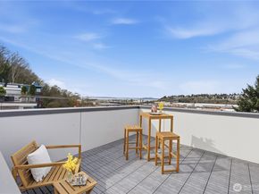 2001 13th Avenue W, Seattle WA 98119