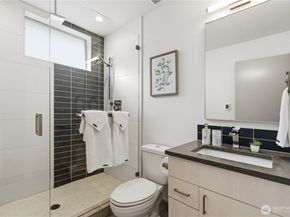 2001 13th Avenue W, Seattle WA 98119