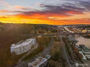 2565 Dexter Ave N 401, Seattle WA 98109