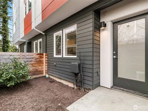 12524 15th Avenue NE B, Seattle WA 98125