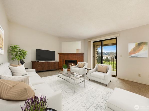 23305 Lakeview Drive C204, Mountlake Terrace WA 98043