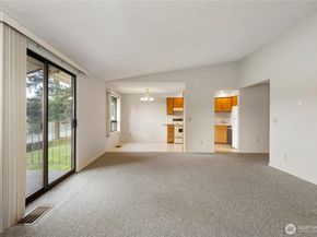 23305 Lakeview Drive C204, Mountlake Terrace WA 98043
