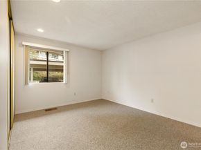 23305 Lakeview Drive C204, Mountlake Terrace WA 98043