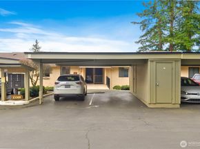23305 Lakeview Drive C204, Mountlake Terrace WA 98043