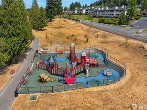 23305 Lakeview Drive C204, Mountlake Terrace WA 98043