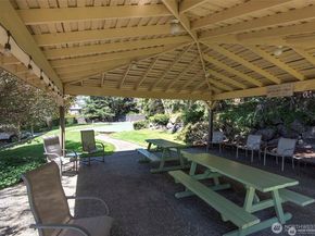 23305 Lakeview Drive C204, Mountlake Terrace WA 98043