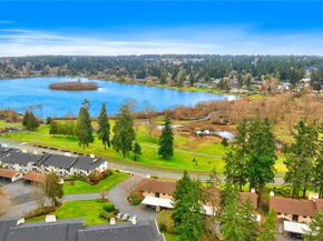 23305 Lakeview Drive C204, Mountlake Terrace WA 98043