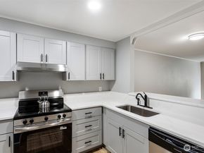 3256 SW Avalon Way 203, Seattle WA 98126