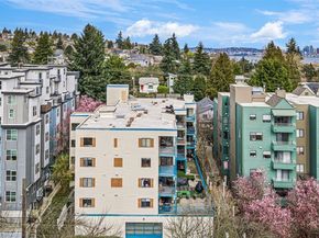 3256 SW Avalon Way 203, Seattle WA 98126