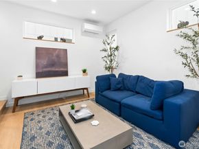 10354 Wallingford Avenue N B, Seattle WA 98133