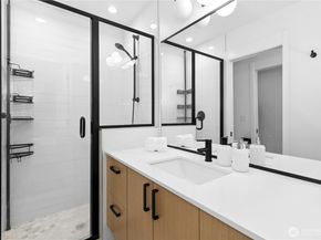 10354 Wallingford Avenue N B, Seattle WA 98133