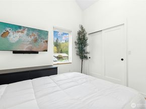 10354 Wallingford Avenue N B, Seattle WA 98133