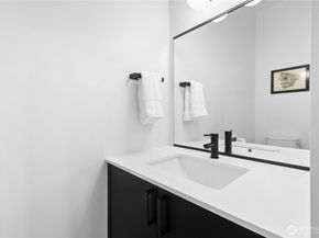 10354 Wallingford Avenue N B, Seattle WA 98133