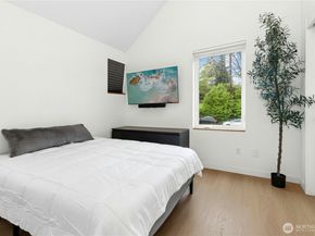 10354 Wallingford Avenue N B, Seattle WA 98133