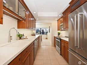 1301 Spring Street 21I, Seattle WA 98104