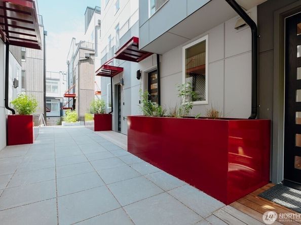 1709 20th Ave A, Seattle WA 98122