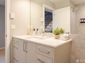 1709 20th Ave A, Seattle WA 98122