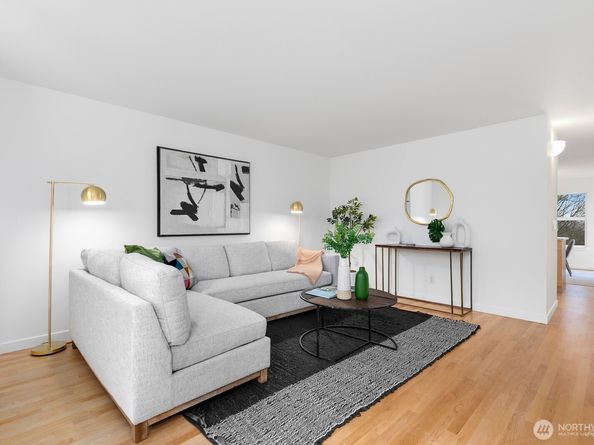 6726 35th Place S, Seattle WA 98118