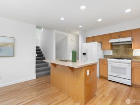 6726 35th Place S, Seattle WA 98118