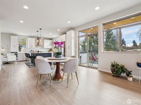 8410 17th Avenue SW 3, Seattle WA 98106