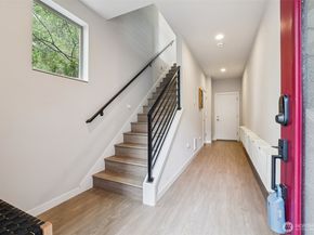 8410 17th Avenue SW 3, Seattle WA 98106