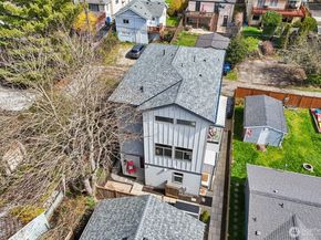 8410 17th Avenue SW 3, Seattle WA 98106