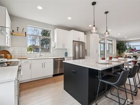 8410 17th Avenue SW 3, Seattle WA 98106
