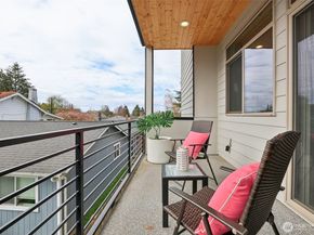8410 17th Avenue SW 3, Seattle WA 98106