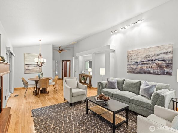 4227 Stonebridge Way, Lynnwood WA 98037
