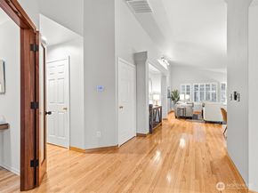 4227 Stonebridge Way, Lynnwood WA 98037