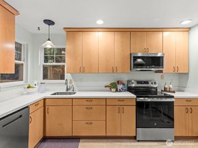 4227 Stonebridge Way, Lynnwood WA 98037