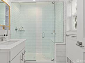 7344 23rd Avenue NW B, Seattle WA 98117