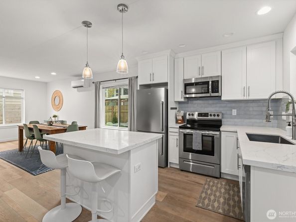 7344 23rd Avenue NW B, Seattle WA 98117