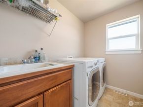 37519 32nd Place S, Auburn WA 98001