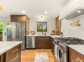 7727 19th Avenue NW, Seattle WA 98117