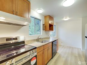 13536 28th Avenue NE, Seattle WA 98125