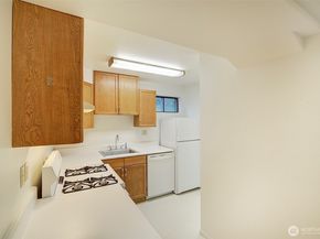 13536 28th Avenue NE, Seattle WA 98125