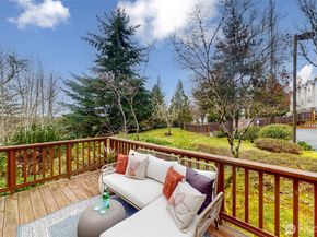 2957 142nd Place SE F9, Bellevue WA 98007