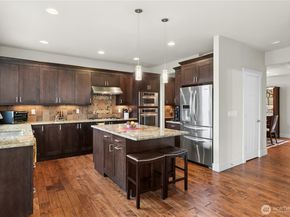 2744 NW Pine Cone Place, Issaquah WA 98027