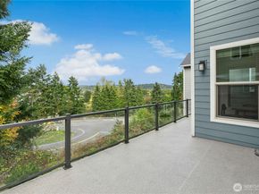 2744 NW Pine Cone Place, Issaquah WA 98027