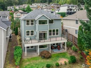 2744 NW Pine Cone Place, Issaquah WA 98027