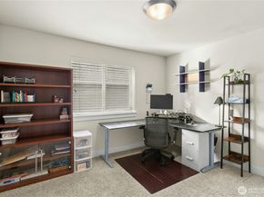 2744 NW Pine Cone Place, Issaquah WA 98027