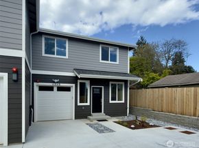 648 B SW 139th Street, Burien WA 98166