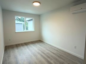 648 B SW 139th Street, Burien WA 98166